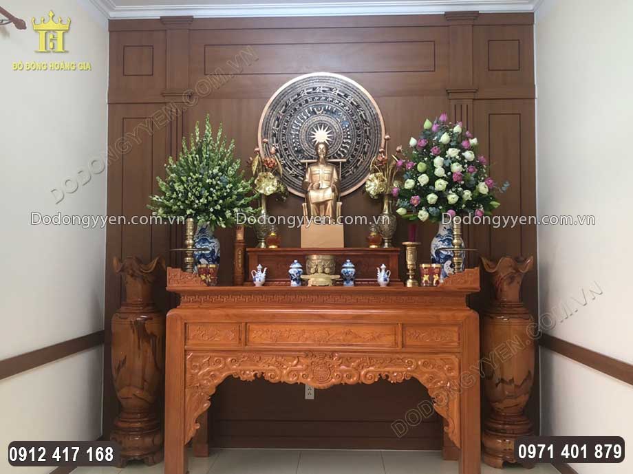 Hình ảnh bài trí ban thờ Bác Hồ tại Bộ chỉ huy Bộ đội Biên phòng tỉnh Long An
